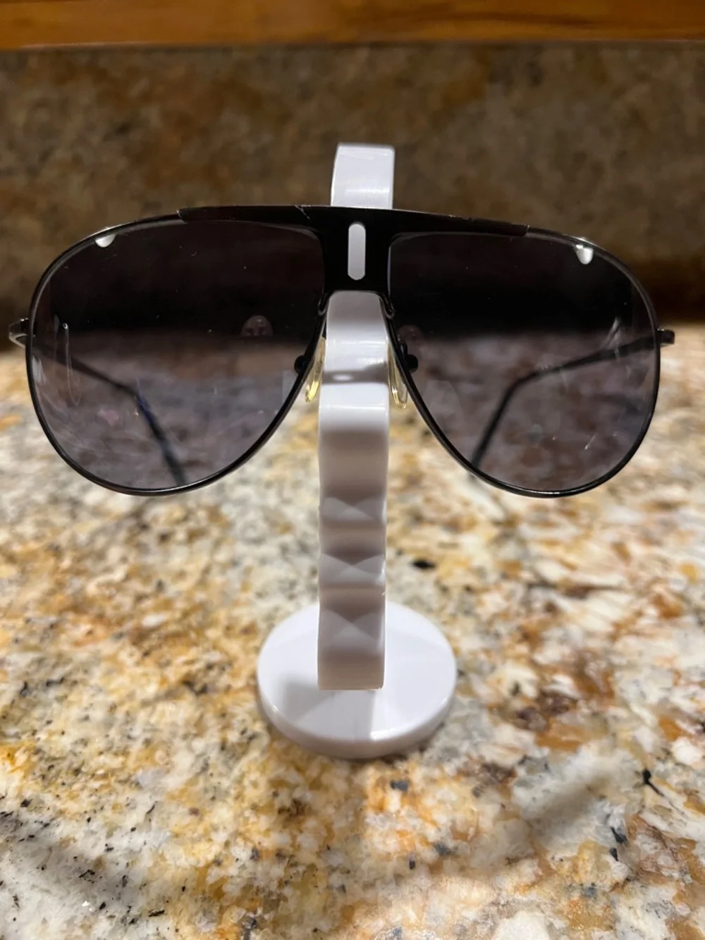 Men's Black Aviator Sunglasses - Classic Polarized Look